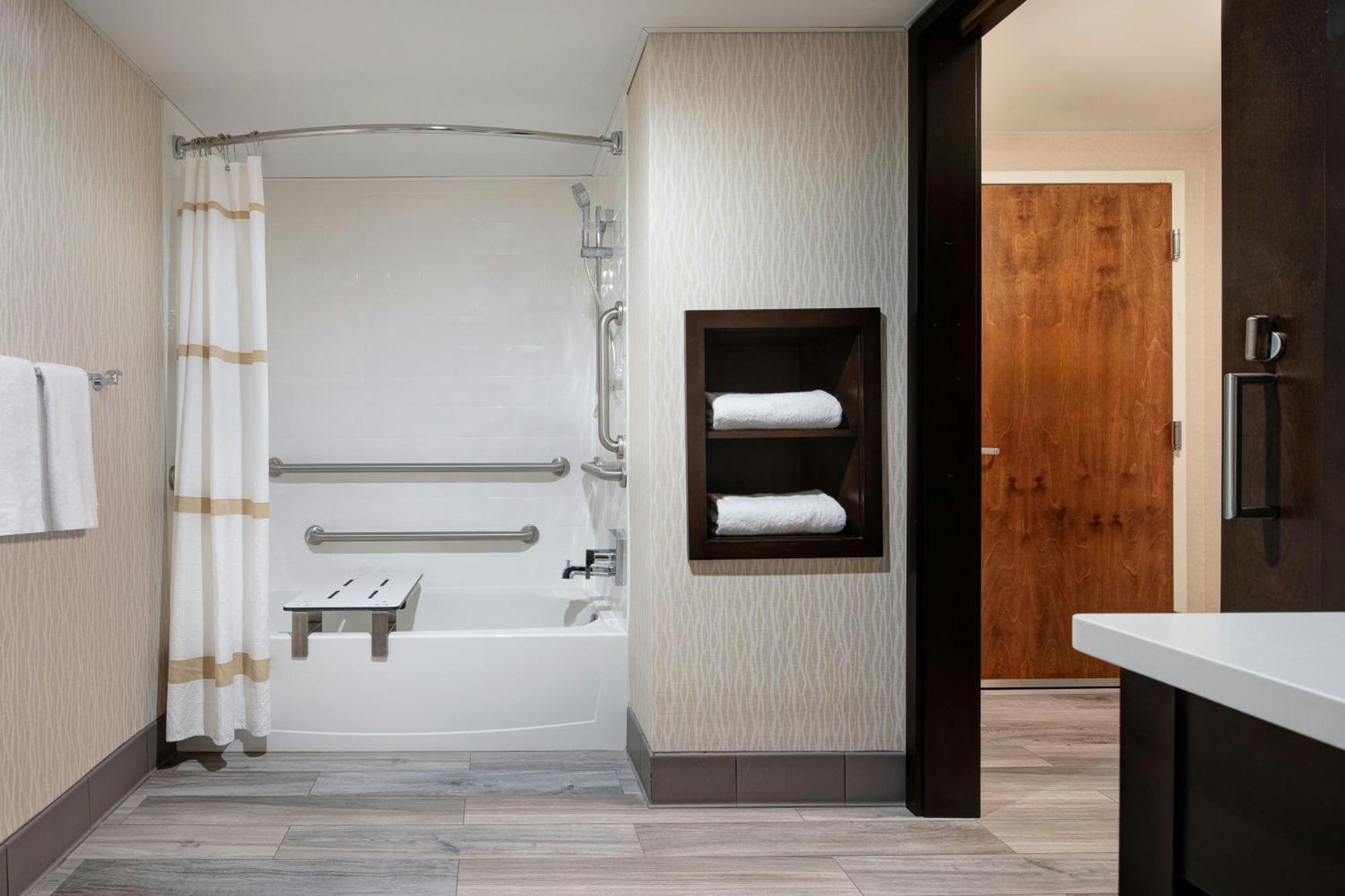 Marriott St. Louis Airport Edmundson