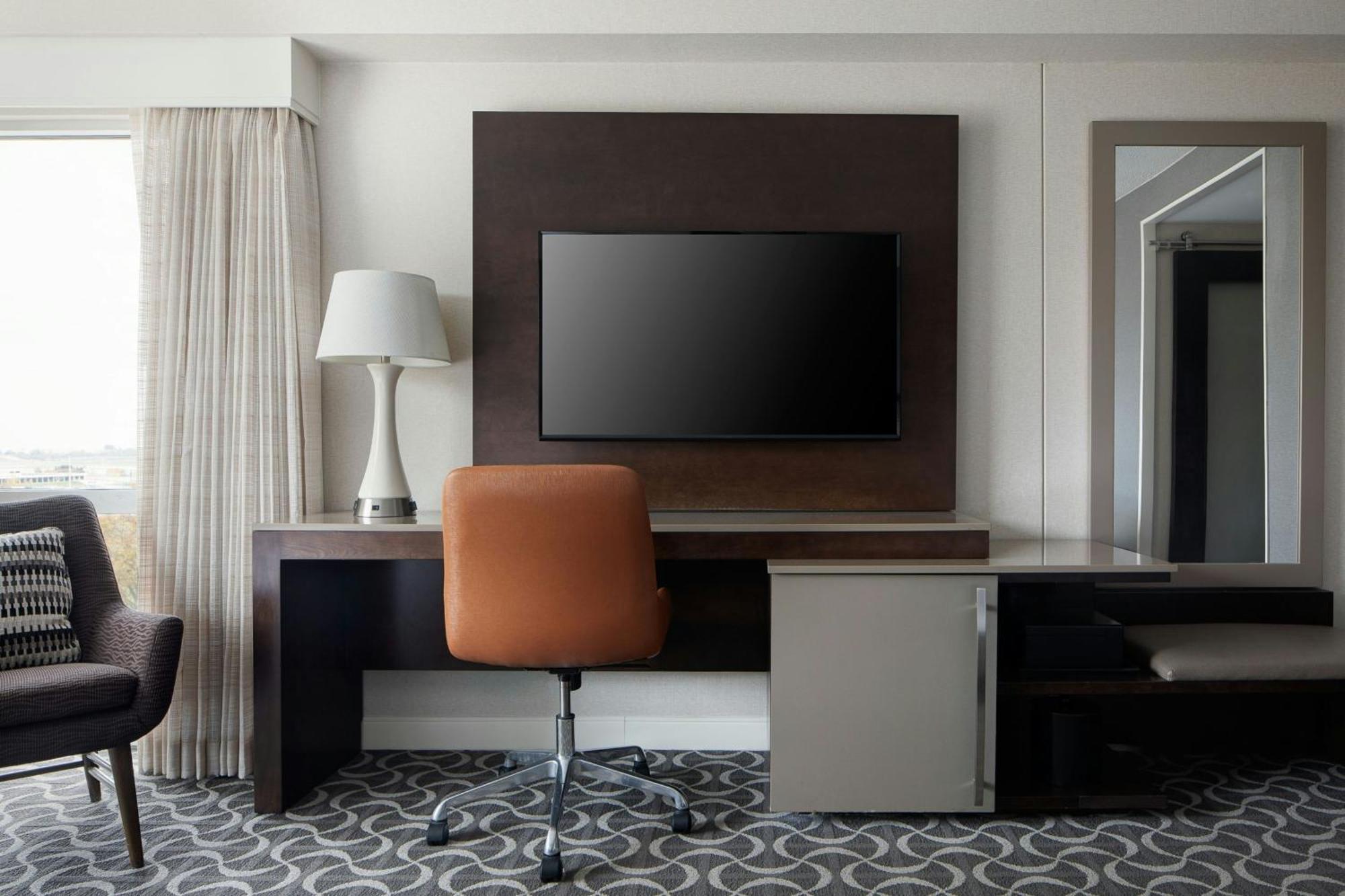 Hotel Marriott St. Louis Airport 3*