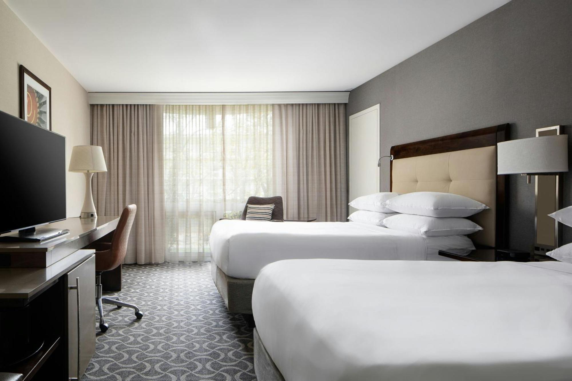 Marriott St. Louis Airport Hotel 3*