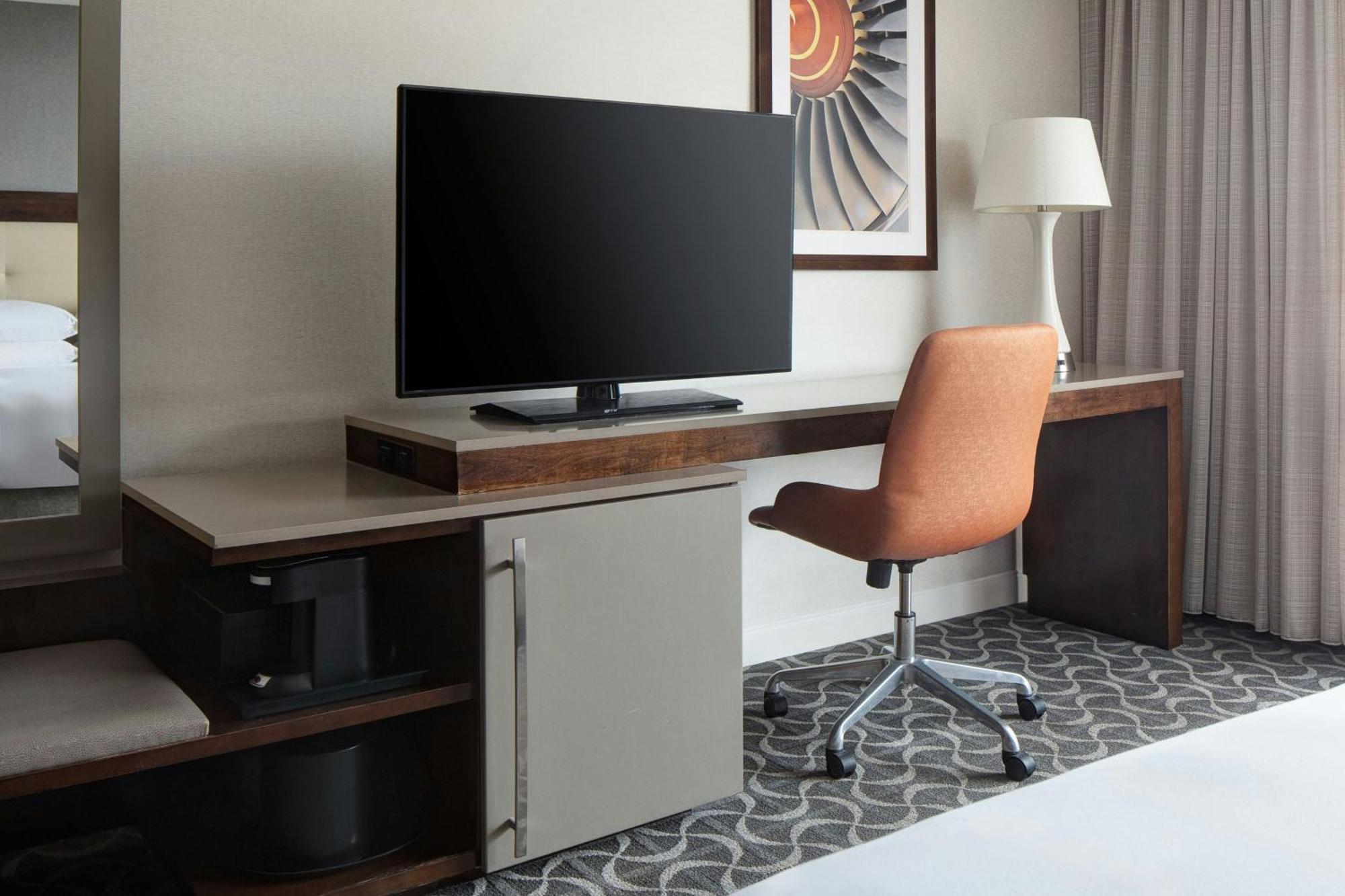 Hotel Marriott St. Louis Airport 3*