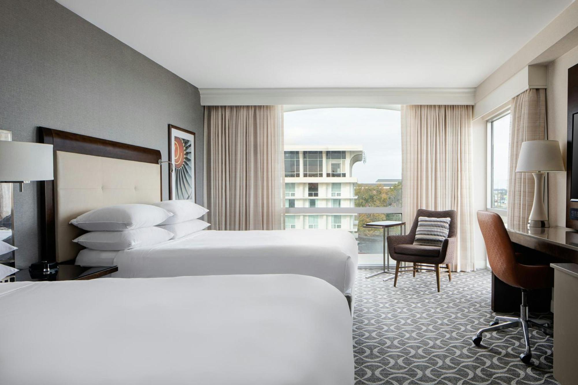 Marriott St. Louis Airport 3*