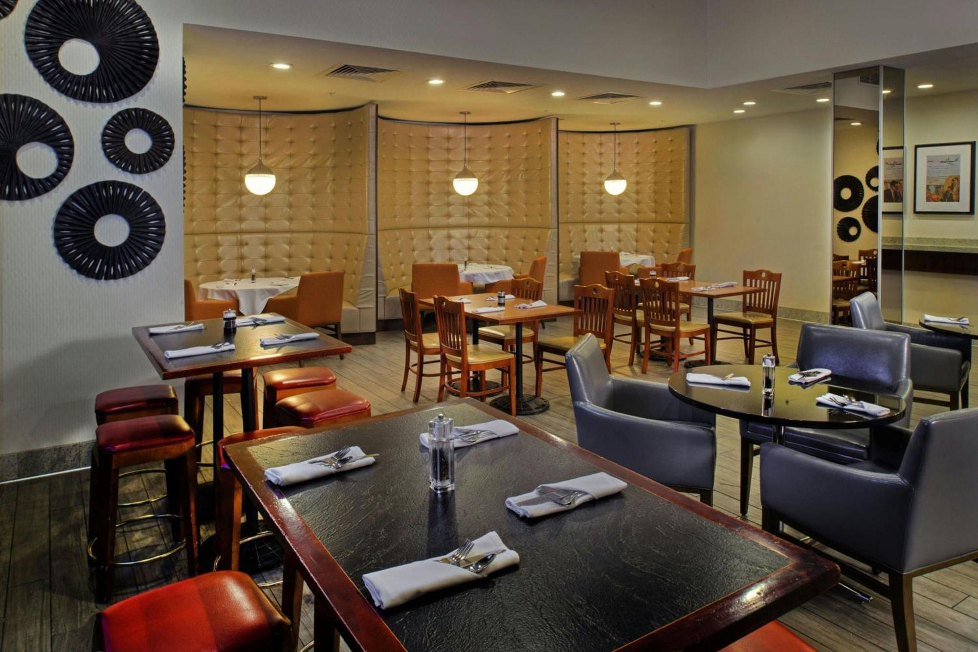 Marriott St. Louis Airport 3*